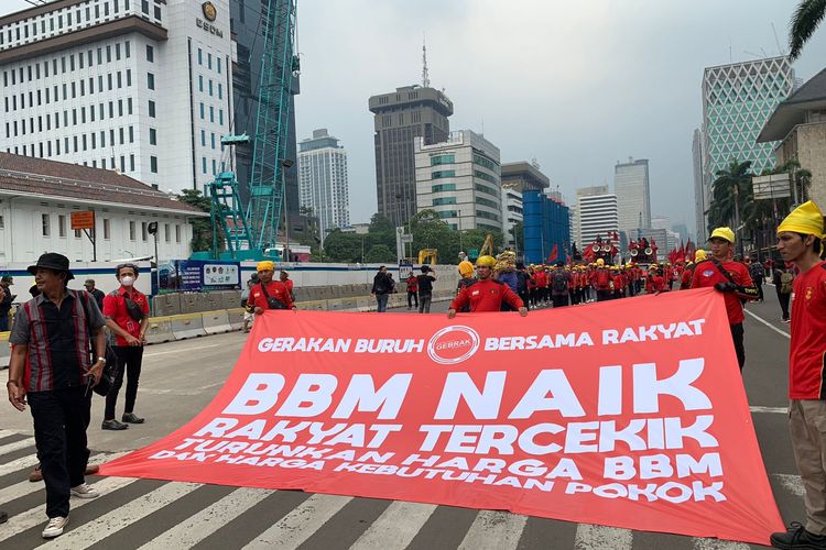 Massa buruh KASBI bakal menggelar aksi unjuk rasa menolak kenaikan harga BBM di kawasan Patung Kuda, Jakarta Pusat, Selasa (13/9/2022).