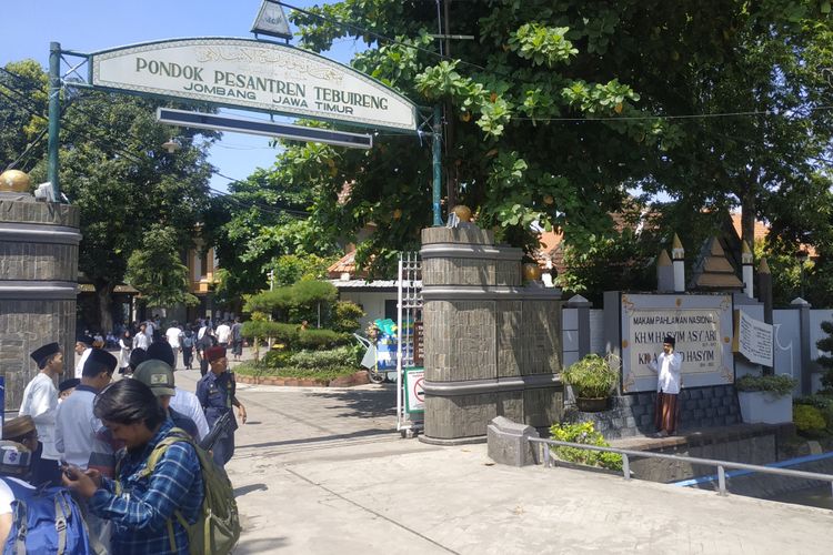 Pintu gerbang Pesantren Tebu Ireng, Jombang, Jawa Timur.