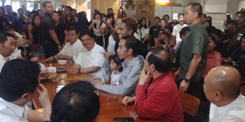 Presiden Joko Widodo, Sabtu (10/11/2018) sore, blusukan ke Pascal Hyper Square Bandung.