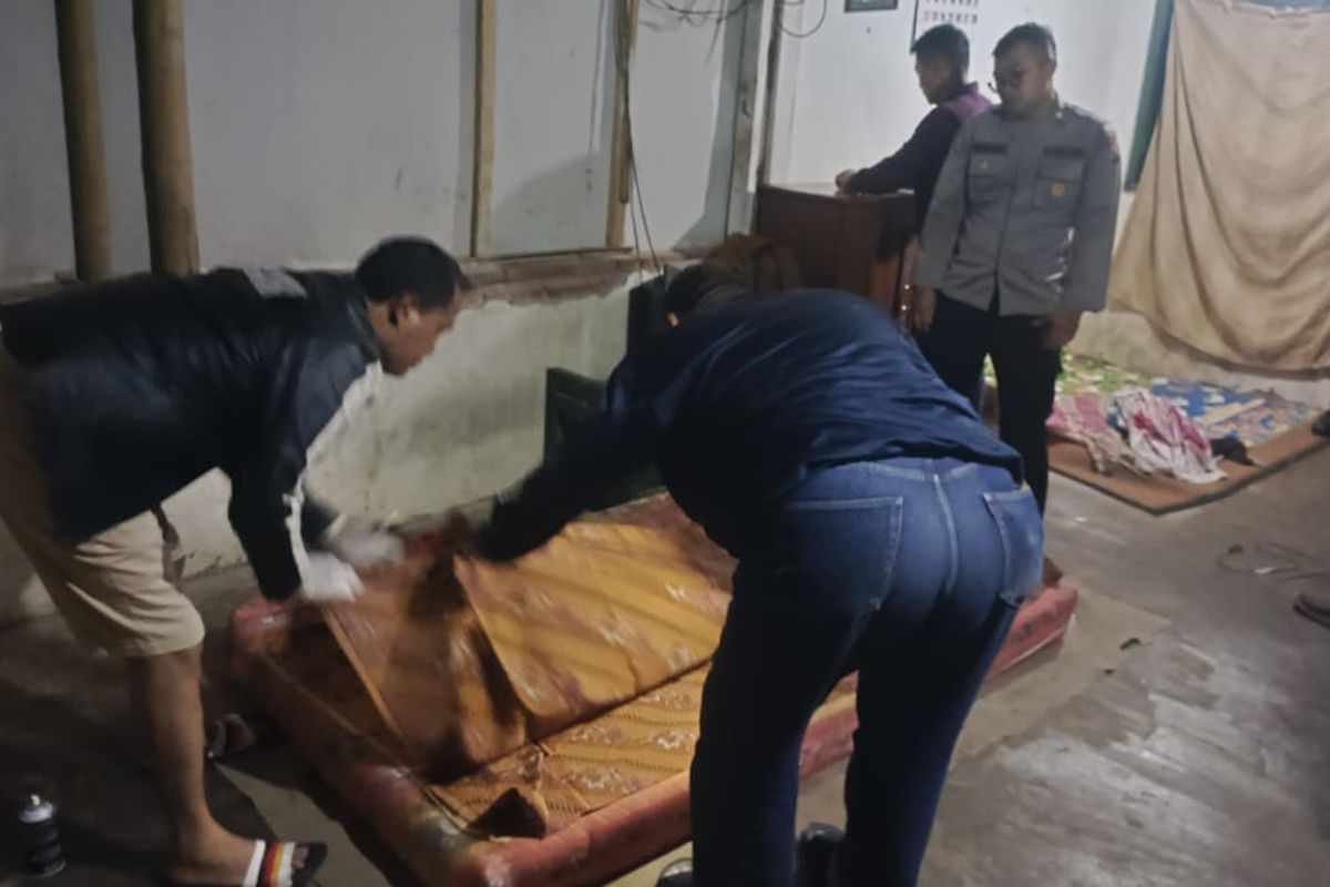 Seorang ibu dan dua anaknya di Kabupaten Jember ditemukan tewas 