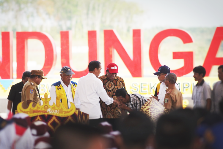  PT Adhi Karya (Persero) Tbk (ADHI) bersama Presiden RI Joko Widowo (Jokowi) meresmikan Bendungan Margatiga di Kabupaten Lampung Timur, Senin (26/8/2024). 
