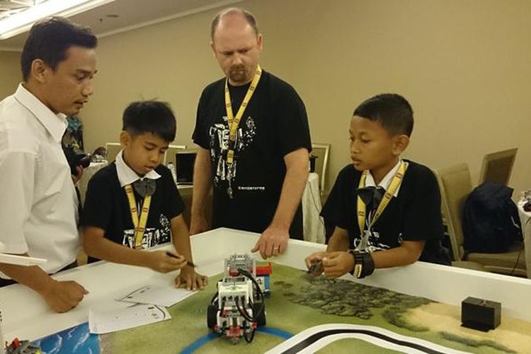 Lego Foundation mengajarkan ilmu robotik kepada anak-anak kurang mampu
