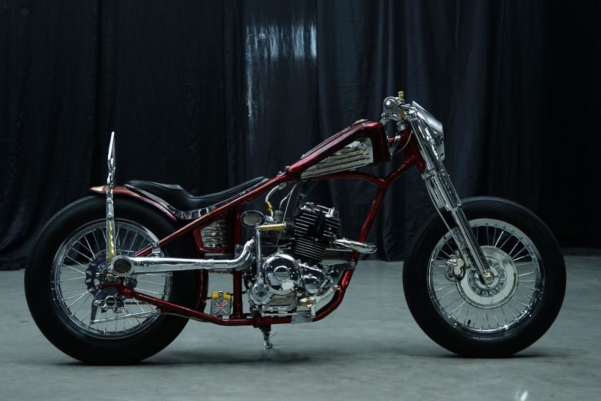 Motor custom Yamaha Byson dengan gaya chopper bobber garapan Wangsa Kencana Garage.