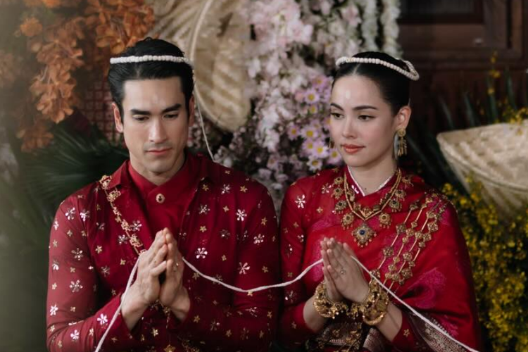 Yaya Urassaya dan Nadech Kugimiya Menikah Setelah 15 Tahun Pacaran