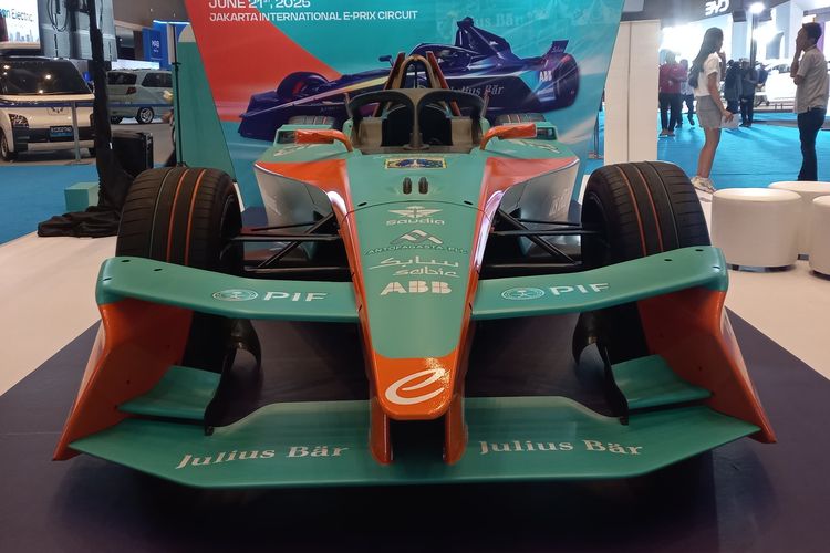 Lihat dari Dekat Replika Formula E Gen3 Evo di PEVS 2025