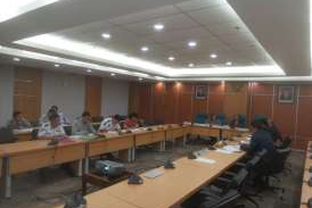 Rapat kerja antara Komisi B DPRD DKI Jakarta dengan jajaran Dinas Perhubungan dan Transportasi DKI Jakarta, di Gedung DPRD DKI Jakarta, Kamis (16/6/2016). 