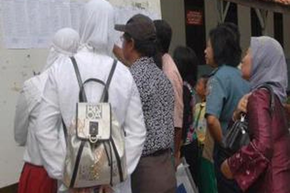 Ilustrasi: Pengumuman calon siswa yang diterima pada tahap I dan II PPDB 2010/2011 di Bogor akan dilaksanakan serentak pada 6 Juli 2010.