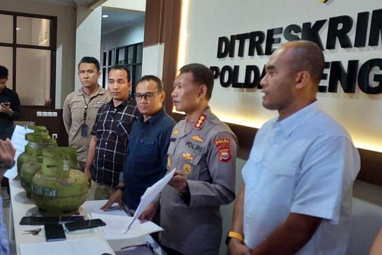 Subdit 1 Indagsi Ditreskrimsus Polda Bengkulu mengungkap tindak pidana pelaku usaha yang melakukan manipulasi data dan informasi mengenai persediaan barang kebutuhan pokok berupa gas elpiji 3 Kg.