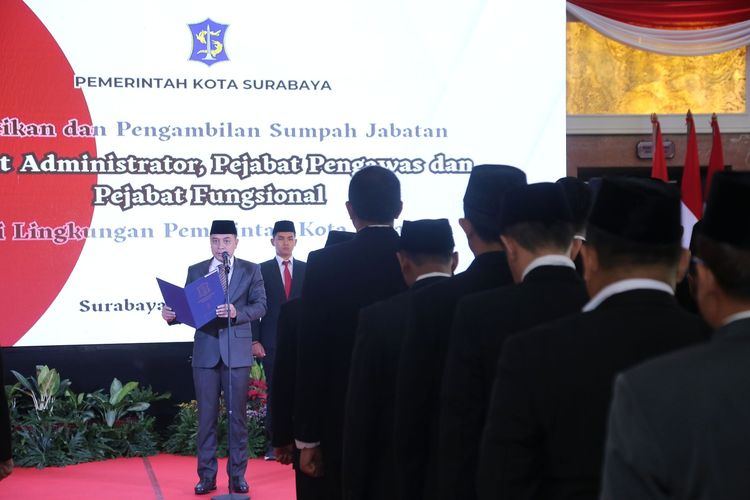 Wali Kota Surabaya Eri Cahyadi hadirkan terobosan inovatif terkait proses lelang jabatan di lingkungan Pemerintah Kota (Pemkot) Surabaya.