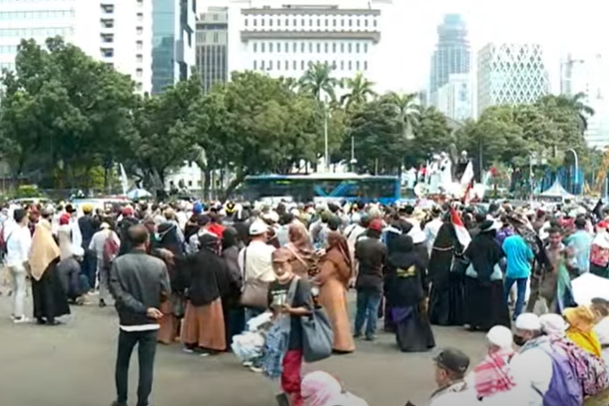 PA 212 demo 2503 di depan Istana Kepresidenan, Jakarta,  Jumat (25/3/2022)