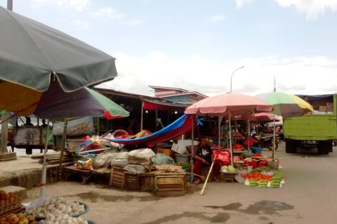 Seekor Kerbau Mengamuk, Tanduk dan Injak Sejumlah Warga di Pasar