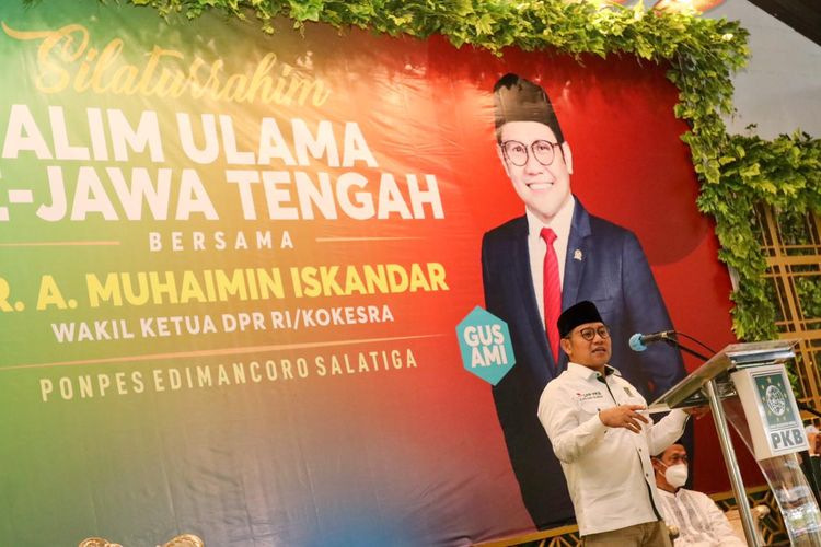 Wakil Ketua Dewan Perwakilan Rakyat (DPR) Republik Indonesia (RI) Bidang Kesejahteraan Rakyat (Korkesra) Abdul Muhaimin Iskandar saat menghadiri silaturahmi dengan 200 alim ulama se-Jawa Tengah (Jateng) di Pondok Pesantren (Ponpes) Edi Mancoro, Salatiga, Jateng, Kamis (25/3/2021).
