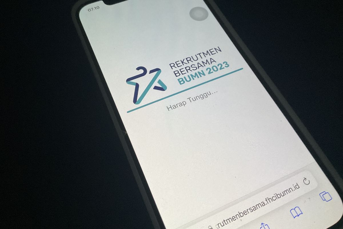 Pengumuman Rekrutmen Bersama BUMN 2023 yang resmi hanya disampaikan melalui website rekrutmenbersama.fhcibumn.id.