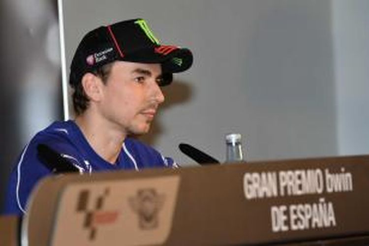 Pebalap Repsol Honda asal Spanyol, Jorge Lorenzo, berbicara kepada media dalam konferensi pers jelang GP Spanyol di Sirkuit Jerez, Kamis (30/4/2015).