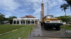 Unik, Menara Masjid Al-Muhtadiin Indramayu dari Truk Pengeboran 1985