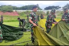 Gempa Mamuju, Personel TNI Terus Bangun Tenda Darurat di Berbagai Lokasi Pengungsian