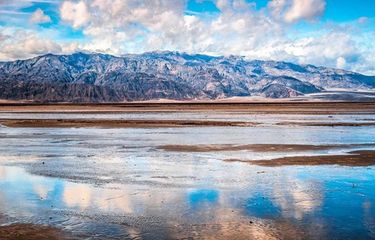 Fenomena alam membuat danau muncul di Death Valley, salah satu tempat terpanas di dunia.