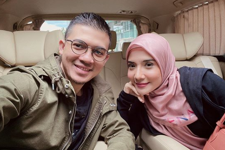 Pasangan suami-istri Irwansyah dan Zaskia Sungkar.