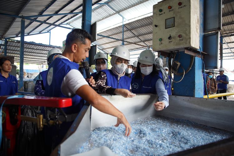 Foto Fasilitas Daur Ulang Dan Pengelolaan Sampah Di Bali Upaya Aqua