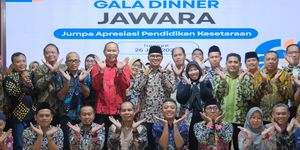 Bupati Batang M Faiz Kurniawan dalam acara Jumpa Apresiasi Warga Pendidikan Kesetaraan (JAWARA) Jawa Tengah di Batang, Jumat (26/6/2026).
