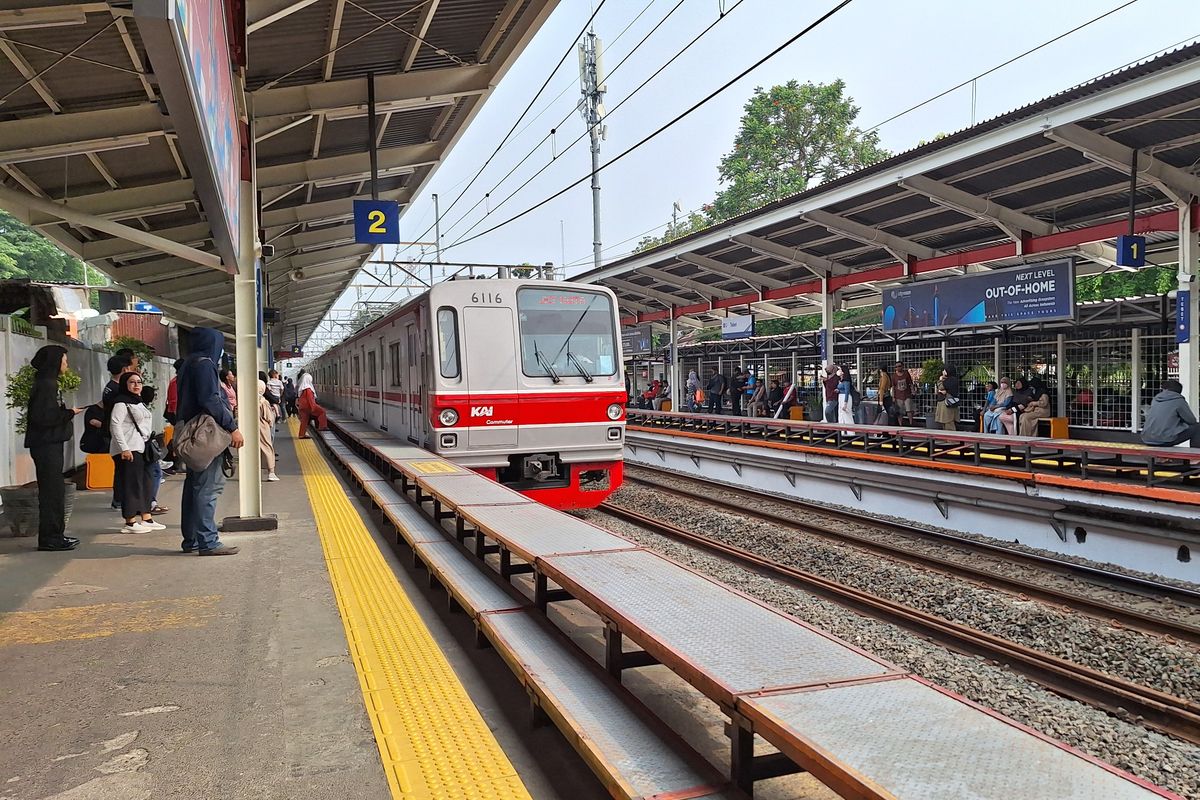 KRL Commuter Line kini tampil sebagai moda transportasi andalan yang nyaman, modern, dan semakin diminati masyarakat urban Jabodetabek.