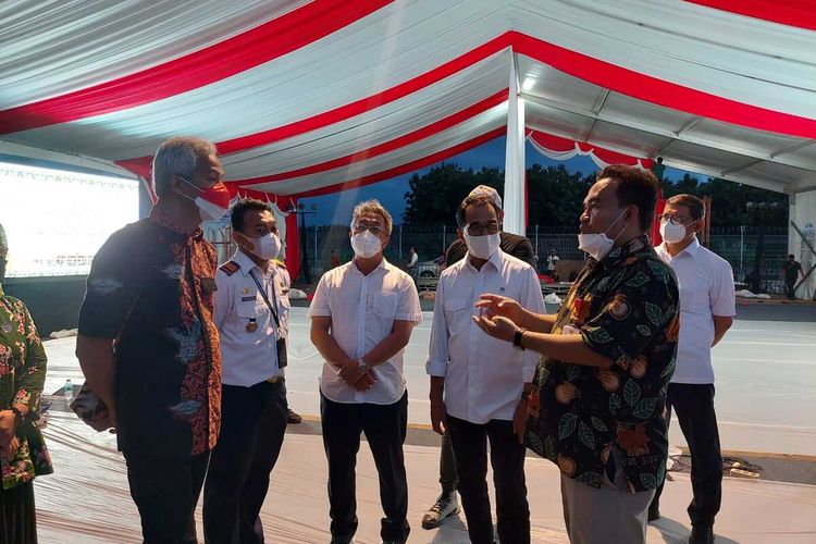 Menteri Perhubungan Budi Karya Sumadi, Gubernur Jawa Tengah Ganjar Pranowo, hingga Bupati Blora Arief Rohman mengecek persiapan Bandara Ngloram kedatangan Presiden Joko Widodo pada Jumat (17/12/2021)