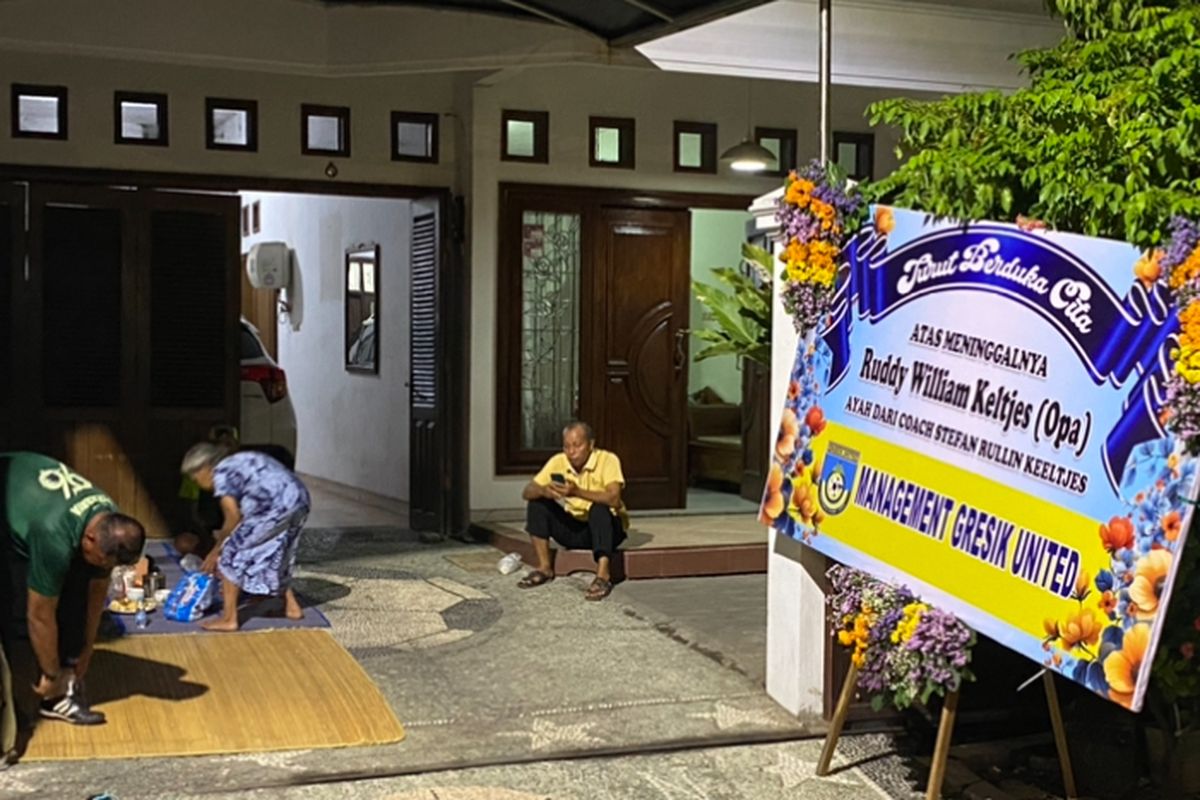 Situasi rumah legenda timnas Indonesia, Rudy Keltjes yang meninggal dunia, di Surabaya, Rabu (23/10/2024).