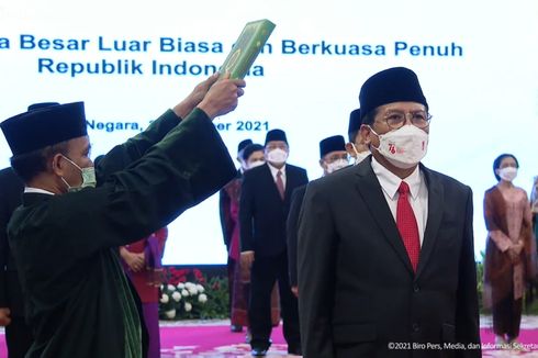 Jokowi Lantik Fadjroel Rachman Jadi Dubes RI untuk Kazakhstan