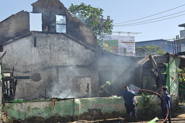 Kebakaran di Asrama Kodam Mattoanging Makassar, 19 Rumah Ludes dan 93 Jiwa Terdampak