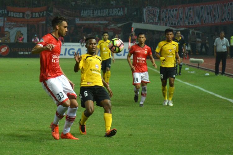 Manajemen Semen Padang akan menggratiskan tiket masuk saat melawan Perseru.