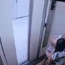 Detik-detik Pria Gendong Balita Anak Pacar yang Tewas Dianiaya, Buru-buru saat Masuk Lift