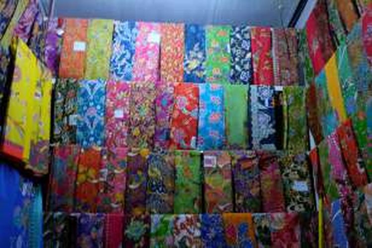 Per Warna Di Guna Oleh Sarung Batik