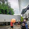 Rumah Sekdes di Bandung Barat Diseruduk Truk Tronton