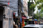 Kabel Kusut Menjuntai dan Tiang Listrik Miring di Cikini, Sudin: Sebenarnya Tanggung Jawab Operator