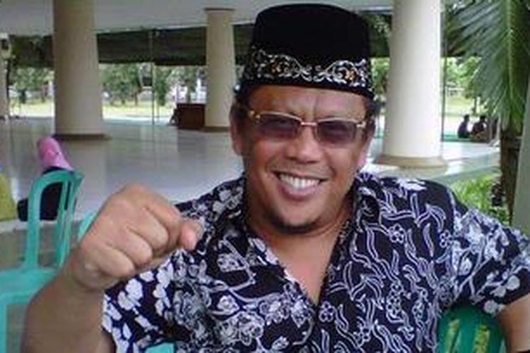 Eggy Sudjana, praktisi hukum yang mendeklarasikan diri menjadi bakal calon gubernur Jawa Timur dalam pilgub 2013 ini melalui jalur perseorangan, saat berada di Kota Kediri, Jawa Timur, Senin (11/2/2013).