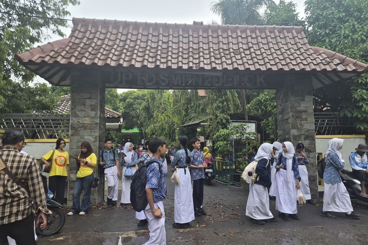 SMPN 2 Depok Langganan Banjir, Pemkot Targetkan Pemasangan Katup Penahan Air November