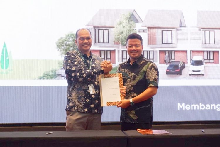 Direktur Bisnis dan Teknik HKR, M. Rozi Rinjayadi dan Direktur Voltron Abdul Rahman Elly menandatangani kerja sama untuk kegiatan Kegiatan Supporting Green Energy for a Better Future, Kamis (1/2/2024).