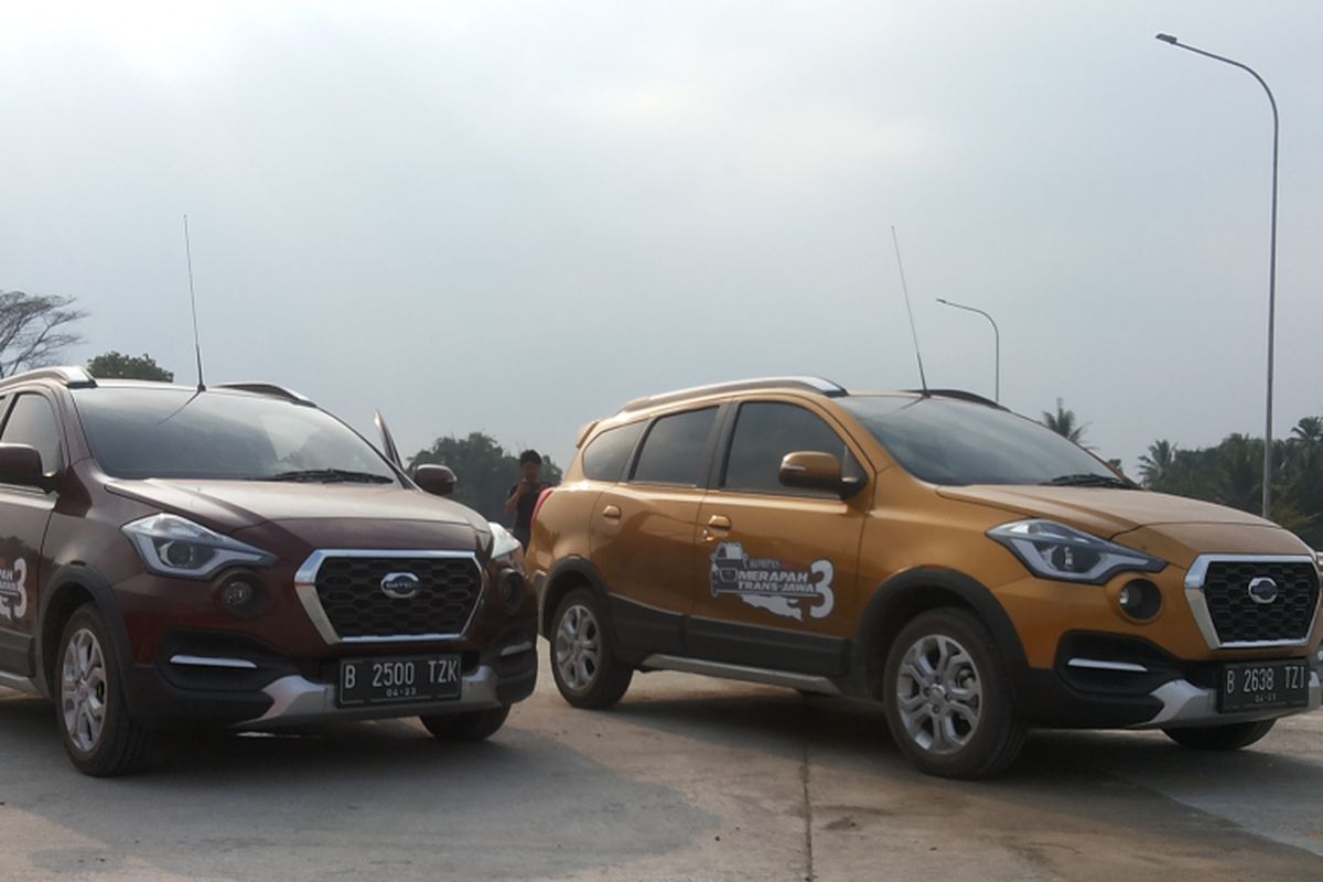 Dua unit Datsun Cross yang digunakan kru Kompas.com dalam perjalanan Merapah Trans Jawa 3.