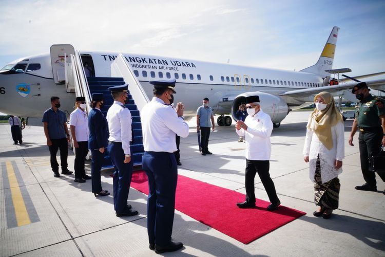 Wakil Presiden Ma'ruf Amin di Bandara Halim Perdanakusuma, Jakarta, Senin (24/10/2022) saat hendak berangkat melakukan kunjungan kerja ke provinsi Daerah Istimewa Yogyakarta.