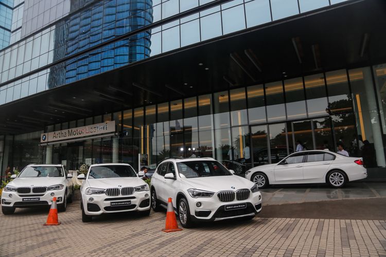 Suasana saat peresmian dealer BMW Thamrin di Jakarta, Kamis (25/1/2018). Dealer ini juga menyediakan layanan purna jual termasuk BMW Fast Lane Services yang mencakup perawatan rutin, dan proses pemesanan suku cadang yang terhubung ke BMW Group Indonesia Parts Distribution Center. 