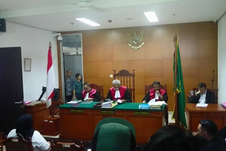 Sidang putusan kasus narkotika yang menjerat putri Ratu Dangdut Elvy Sukaesih, Dhawiya Zaida, dilangsungkan di Pengadilan Negeri Jakarta Timur, Selasa (4/9/2018).