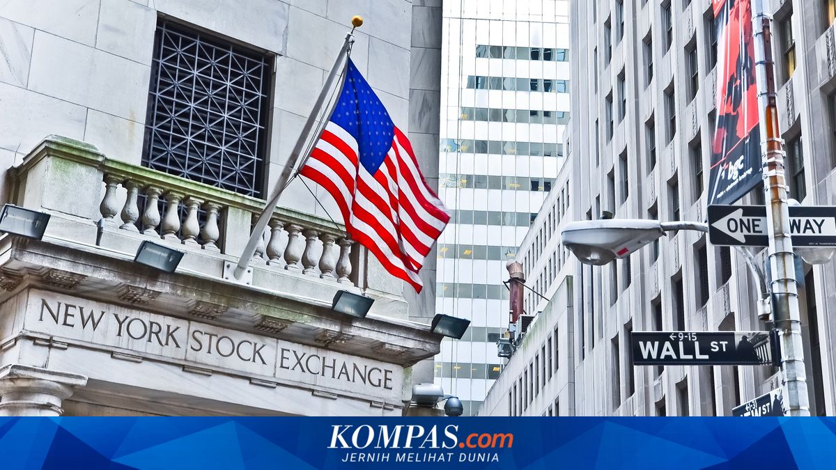 Walmart Pangkas Proyeksi Pendapatan, Wall Street Ditutup Merah