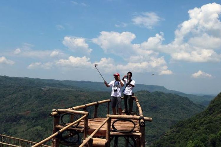 Di dekat Kebun Buah Mangunan terdapat spot Jurang Tembelan, yang secara administratif terletak di Dukuh Kanigoro.