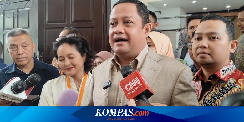 Tim Hukum Tom Lembong Serahkan Bukti Audit BPK dan Surat Kesaksian Tersangka