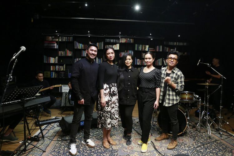 Penyanyi Kikan Namara memastikan pertunjukan Pagelaran Sabang-Merauke di Djakarta Theater akan berbeda dari pementasan yang sudah digelar di Prambanan pada Maret lalu.