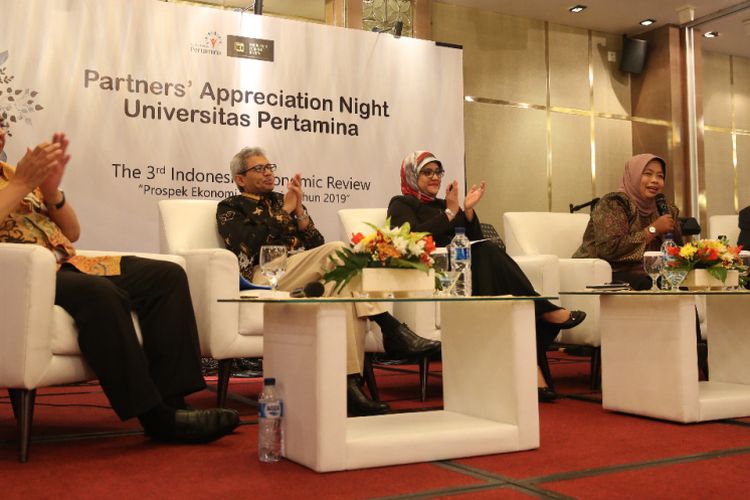 Universitas Pertamina menggelar diskusi panel bertajuk ?Prospek Ekonomi Indonesia Tahun 2019? serta Malam Penghargaan bagi para mitra strategis (22/11/2018) di Jakarta.