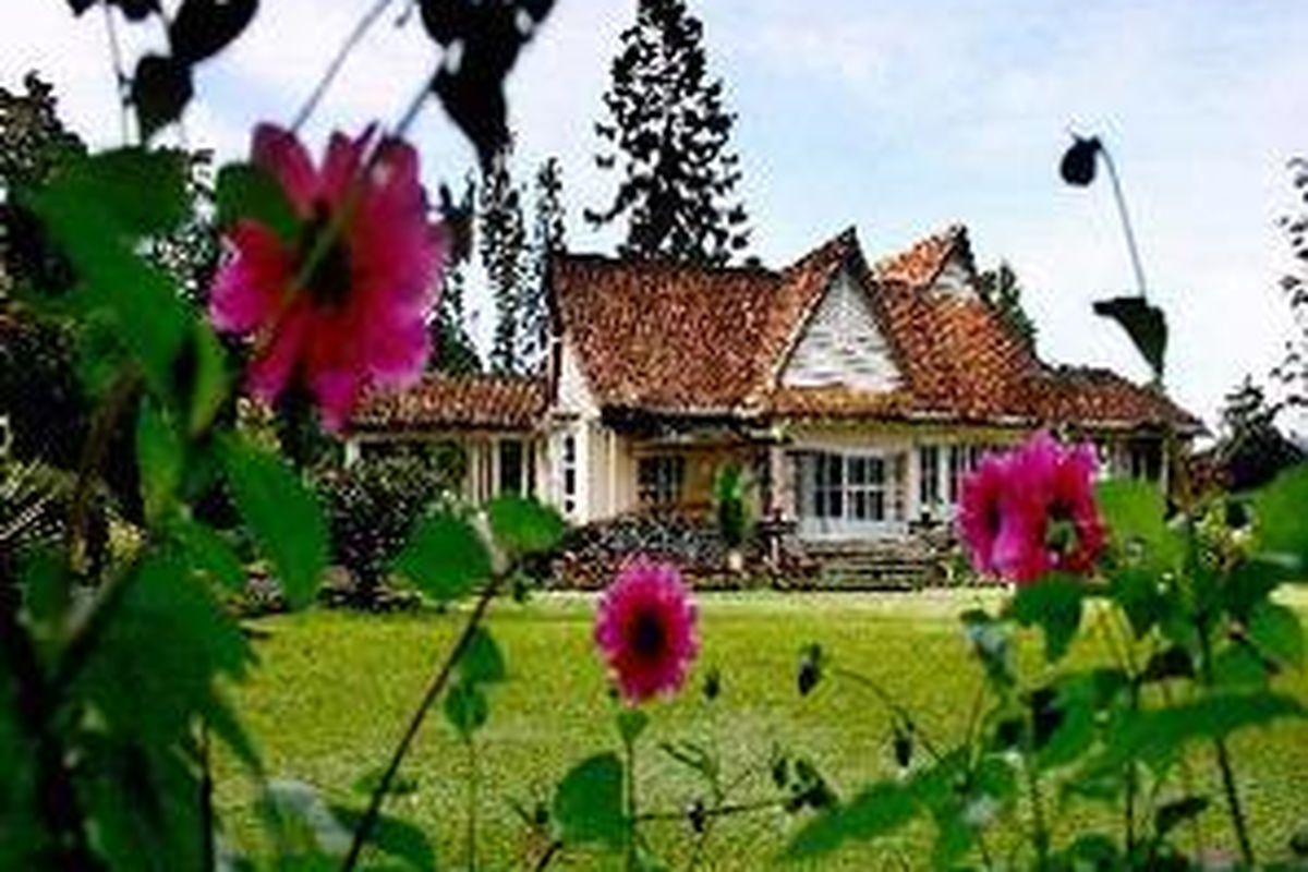 Rumah peninggalan KAR Bosscha di tengah perkebunan teh Malabar, Pangalengan, Kabupaten Bandung, ini sekarang dikelola oleh PTPN VIII sebagai wisma penginapan untuk umum