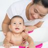 Pahami Tahapan Perkembangan Kemampuan Motorik Anak di Usia 1-9 Bulan