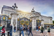Istana Buckingham di Inggris Dibuka untuk Turis sampai September 2023