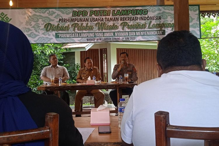 Diskusi pelaku pariwisata di Lampung, Selasa (21/6/2022). Para pelaku pariwisata berkomitmen mewujudkan wisata aman, nyaman dan menyenangkan.